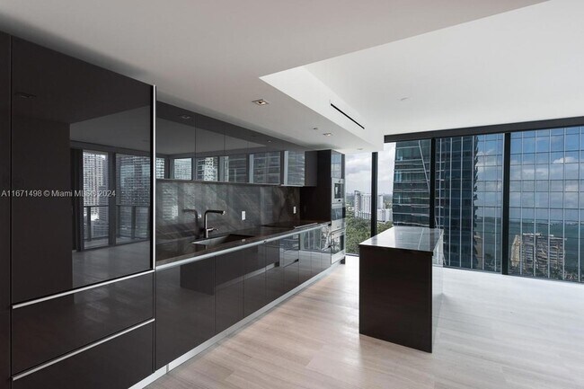 Building Photo - 1451 Brickell Ave