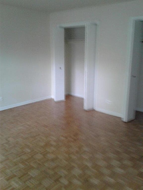 Building Photo - 2005 W Touhy Ave