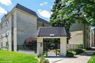 Building Photo - 4056 N California Ave
