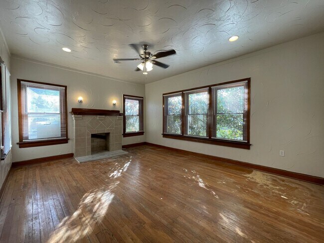 Foto del edificio - AVAILABLE NOW - 3 BED 2 BATH HOME IN FORT ...