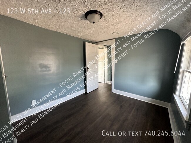 Building Photo - 123 W 5th Ave