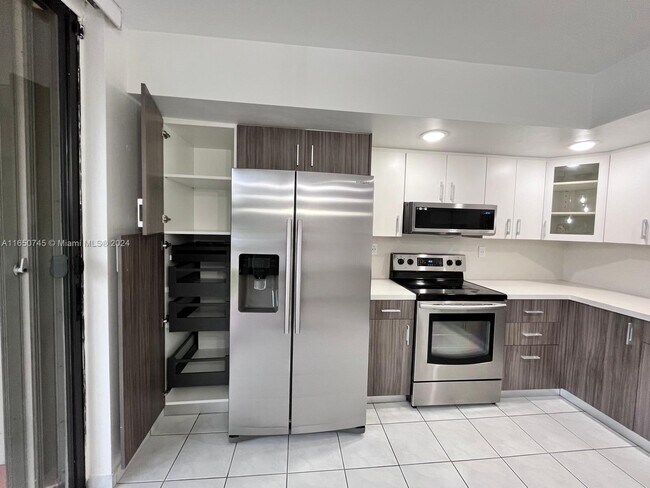 Foto del edificio - 8005 SW 107th Ave