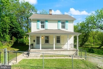 Building Photo - 107 Fusting Ave