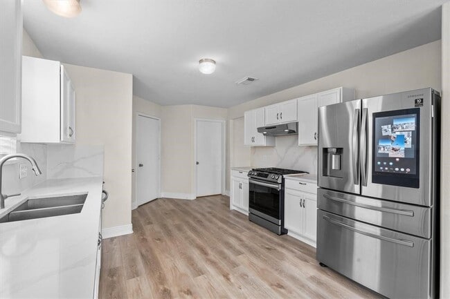 Foto del edificio - 9039 Farm Ridge Ln