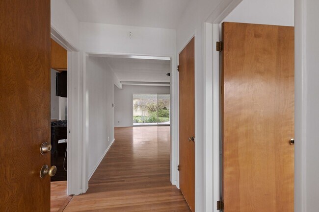 Foto del edificio - Charming 3 bd Home in Van Nuys