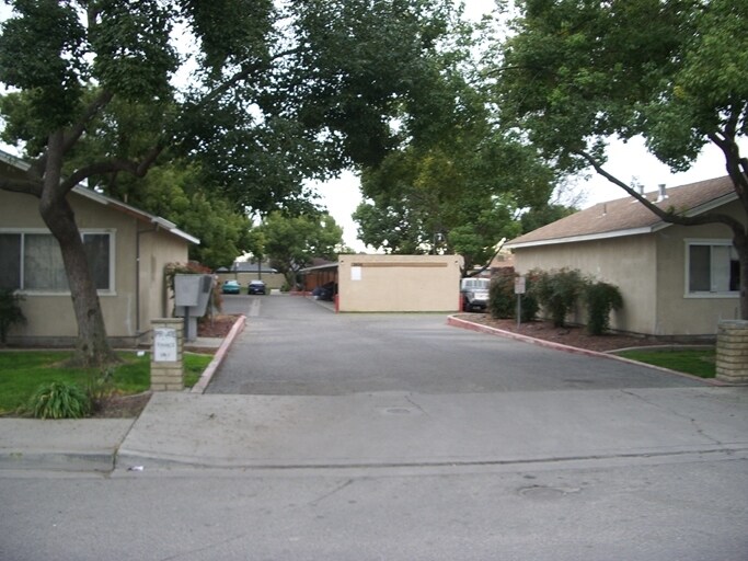 Building Photo - Silverado Apartments