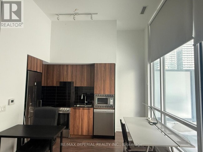 Building Photo - 18 Maitland Terrace