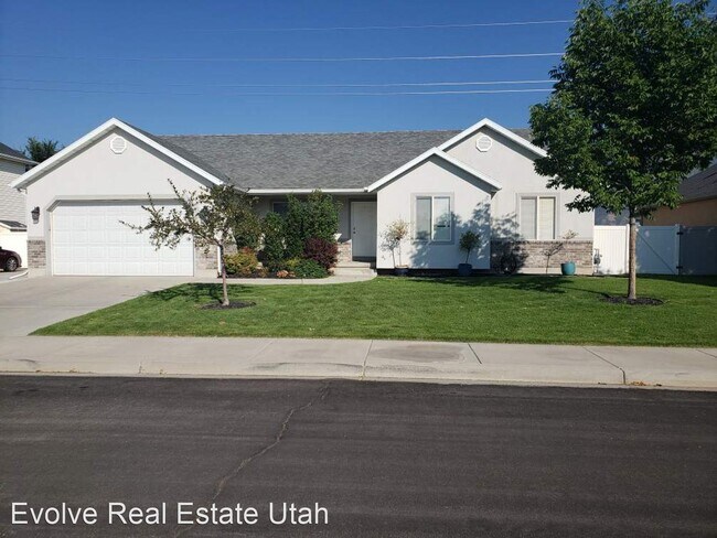 Building Photo - 6 br, 2.5 bath House - 2521 Goodnight Dr