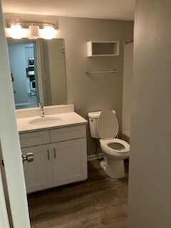 Foto principal - 1270 N Sterling Ave