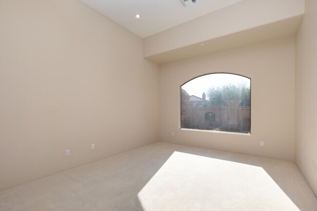 Building Photo - 9390 E Monument Dr