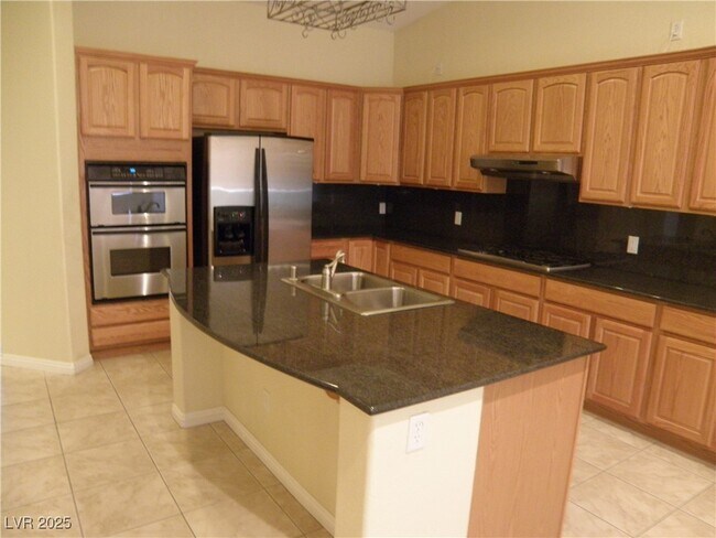 Foto del edificio - 8133 Chestnut Hollow Ave