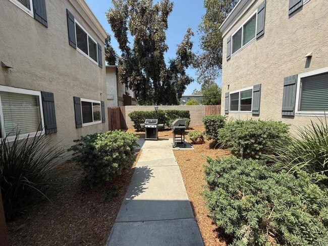 Foto del edificio - 2 Bedroom - 2 Bathroom ground level