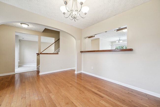 Building Photo - 2005 Rathie Dr