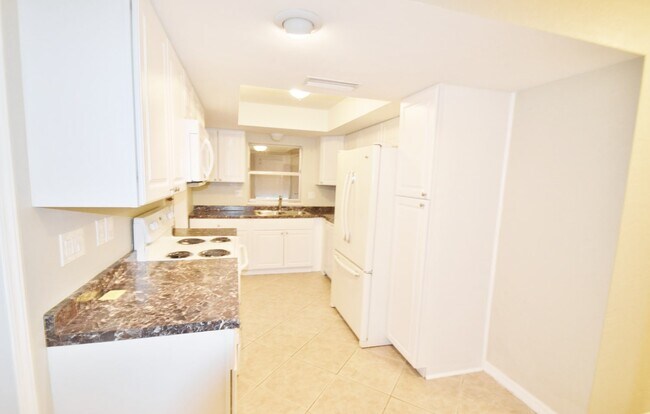 Foto del edificio - 2116 Upton Ave
