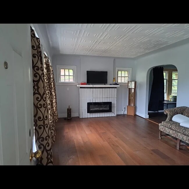 Foto del edificio - 3242 Tyler St