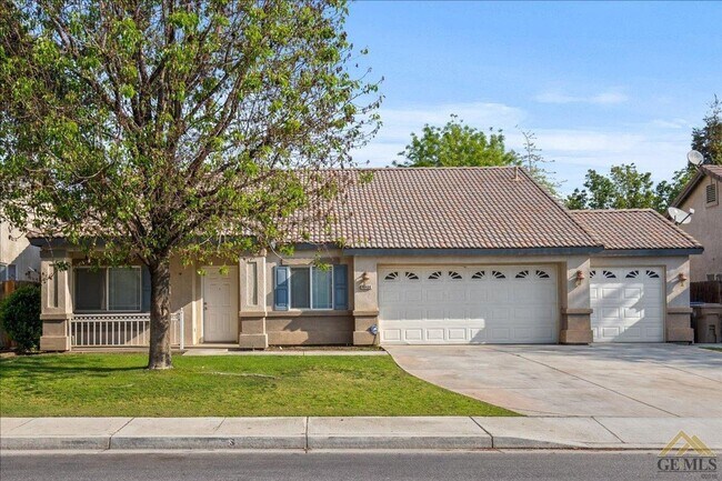 Foto del edificio - Beautiful House for Rent NW Bakersfield - Coming Soon!