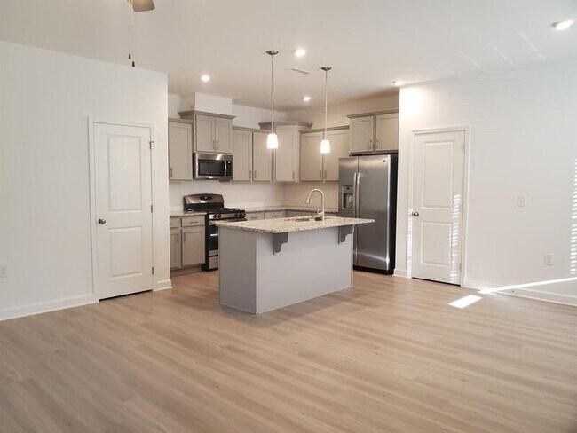Building Photo - 137 Orvis Dr