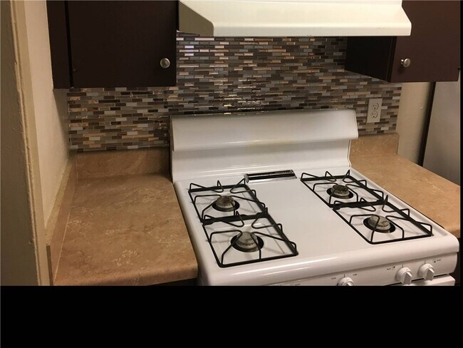 Foto del edificio - 7206 Creekside Dr
