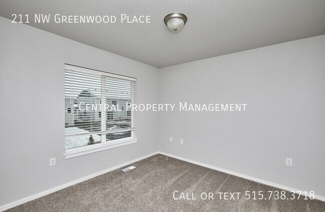 Building Photo - 211 NW Greenwood Pl