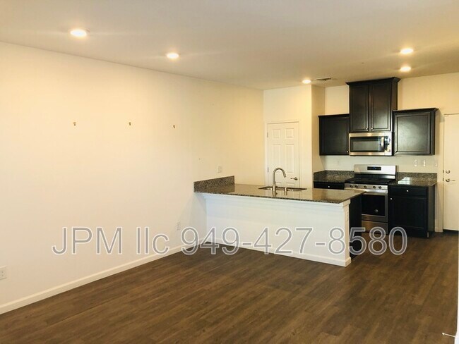 Foto del edificio - 537 Autumn Breeze Cir