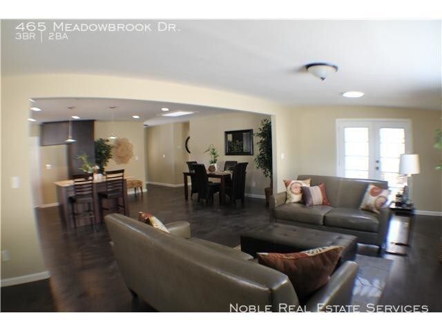 Building Photo - 465 Meadowbrook Dr