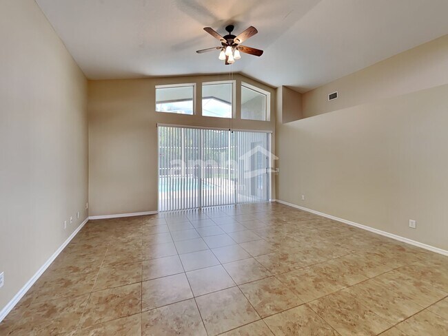 Foto del edificio - 10223 Meadow Crossing Dr