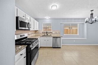 Building Photo - 6627 Greenhouse Rd