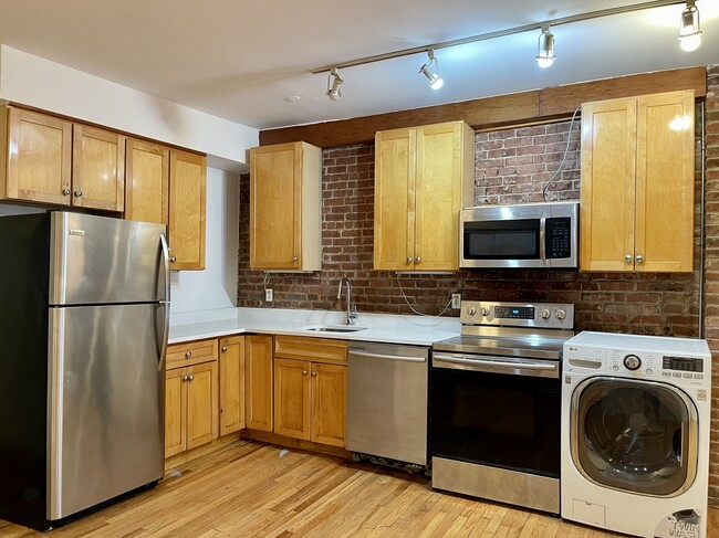 Building Photo - 521 W 149th St