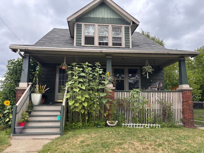 Building Photo - 963 E Hayes Ave