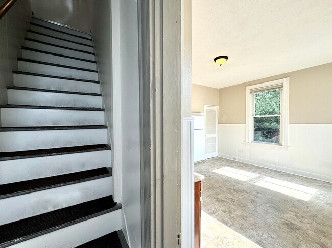 Building Photo - 308 Klotter Ave
