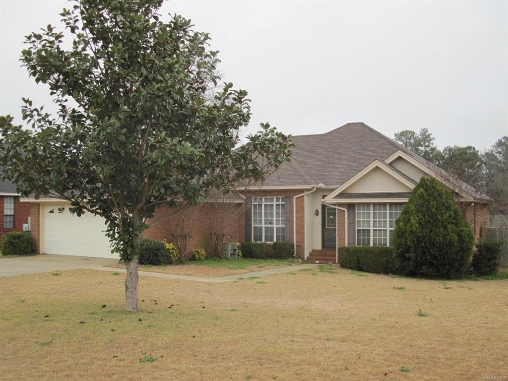 Primary Photo - 1736 Twelve Oaks Ln