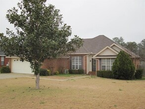 Building Photo - 1736 Twelve Oaks Ln