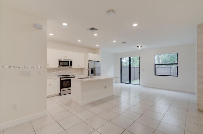 Foto del edificio - 15826 NW 91st Ct
