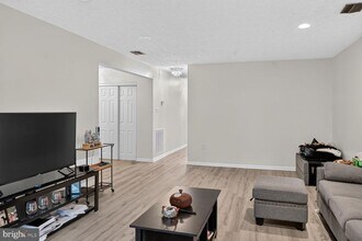 Building Photo - 6929 Clearwind Ct