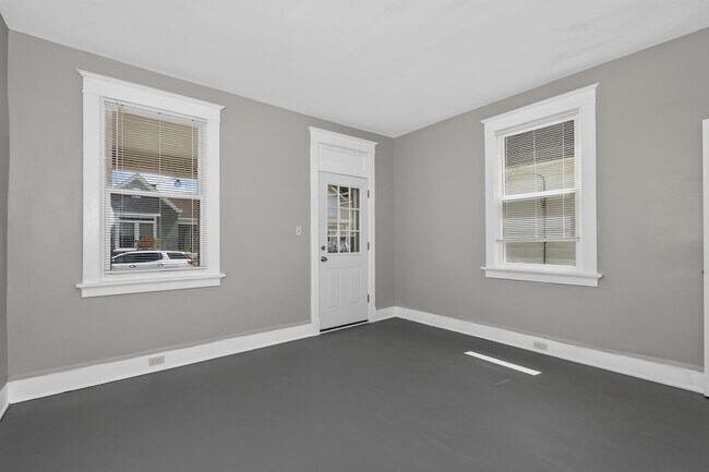 Building Photo - 2741 Dakota Ave