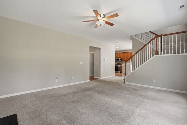 Foto del edificio - WAKEFIELD CORNER HOME WITH 4 BEDROOMS IS WAITING FOR YOU!