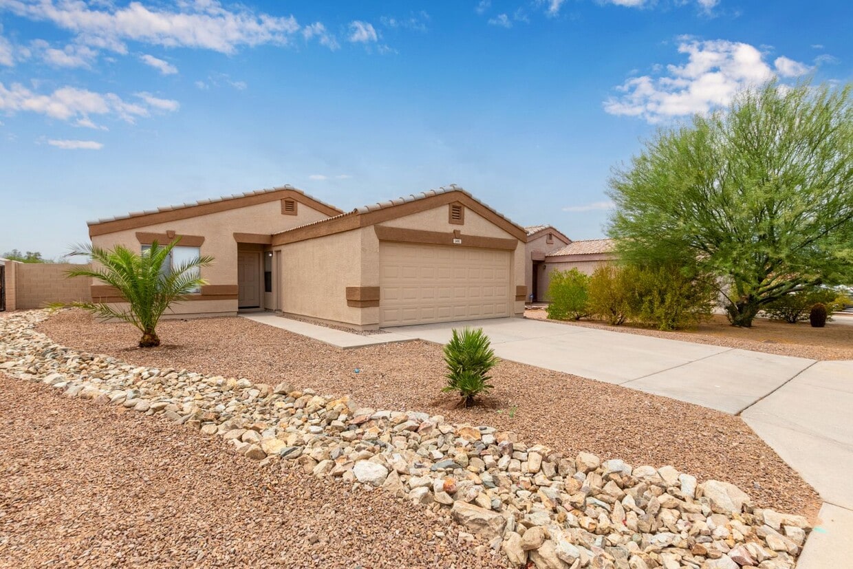 Primary Photo - Freshly Remodeled Home in Apache Junction