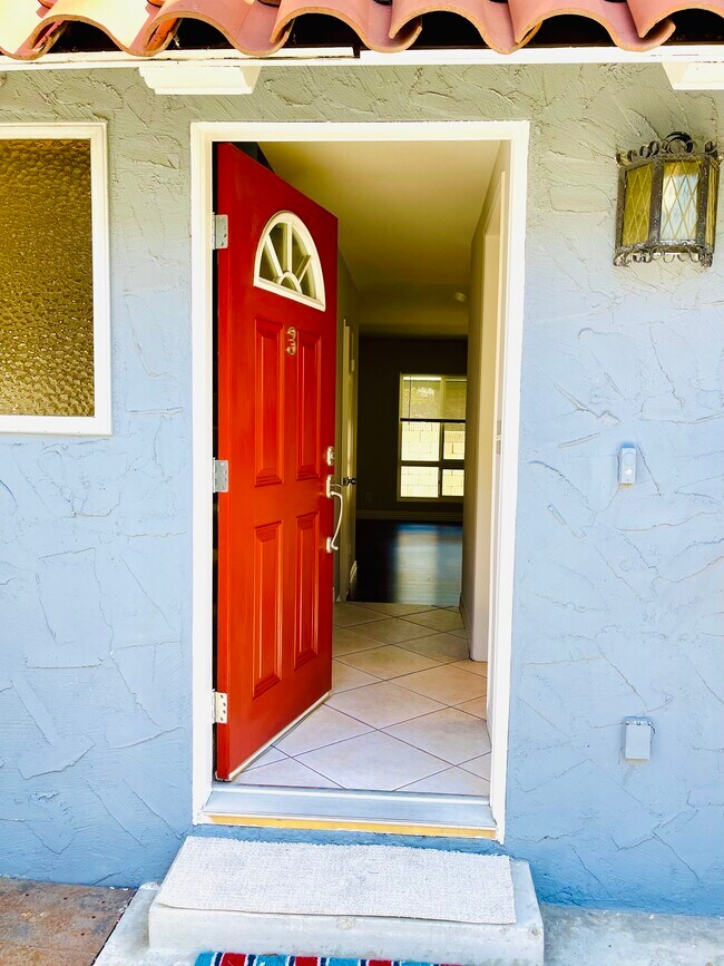 Building Photo - 2416 Curtis Ave