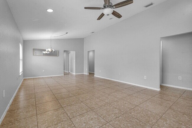 Building Photo - 520 Southridge Rd