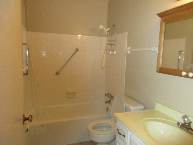 Building Photo - 1367 Bradshire Dr