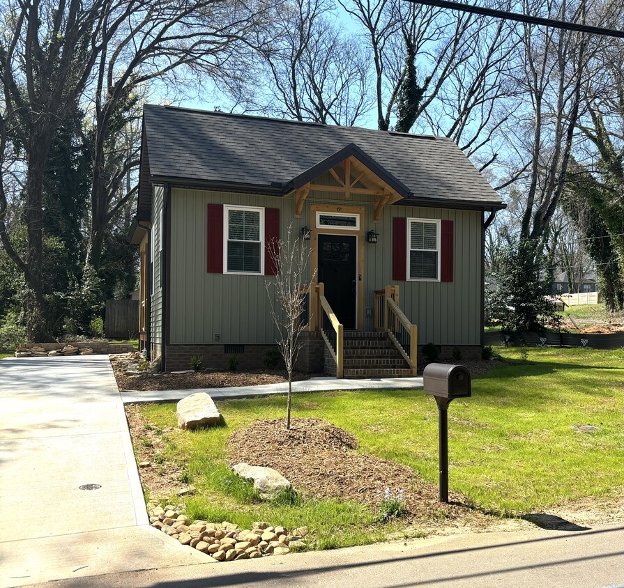 Primary Photo - 6 Birnie St Ext