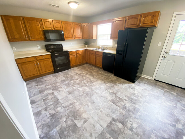 Building Photo - 107 Glenstone Ct