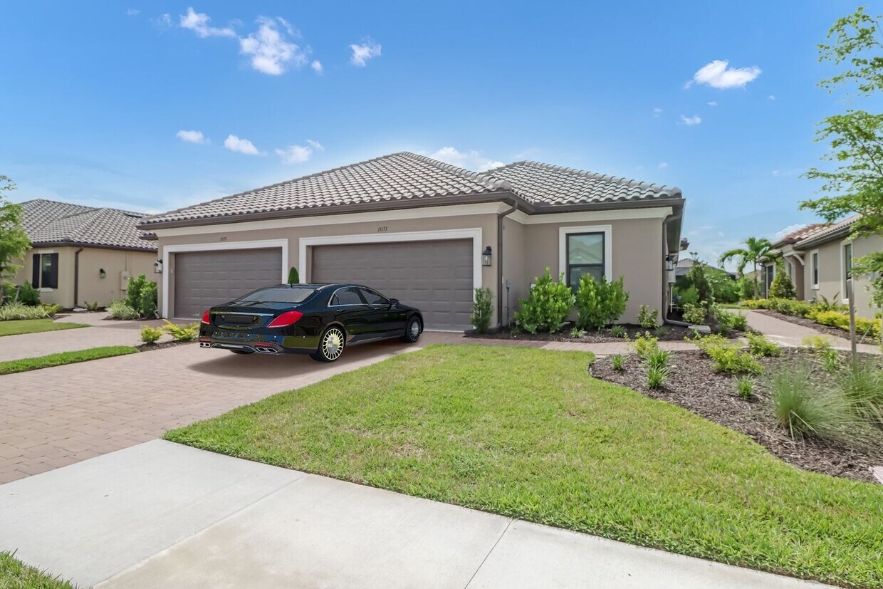 Primary Photo - ANNUAL RENTAL - 3 BED + DEN / 2 BATH VILLA...
