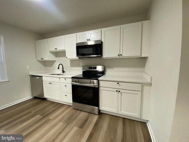 Foto del edificio - 9 Farrell Ln