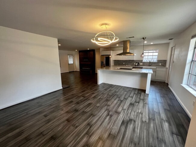Building Photo - 9 Blue Marlin Cove