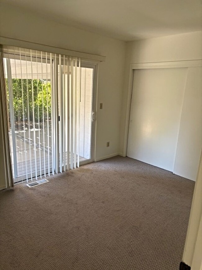 Building Photo - Aptos/Seacliff, 2bd. 2ba.+ den/office Two-...