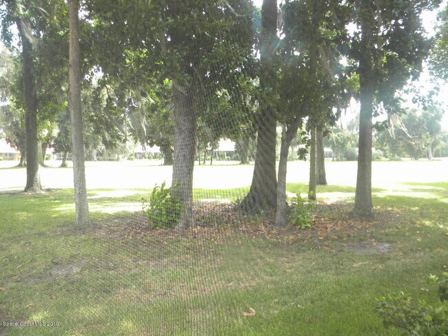 Foto del edificio - 1003 Country Club Dr