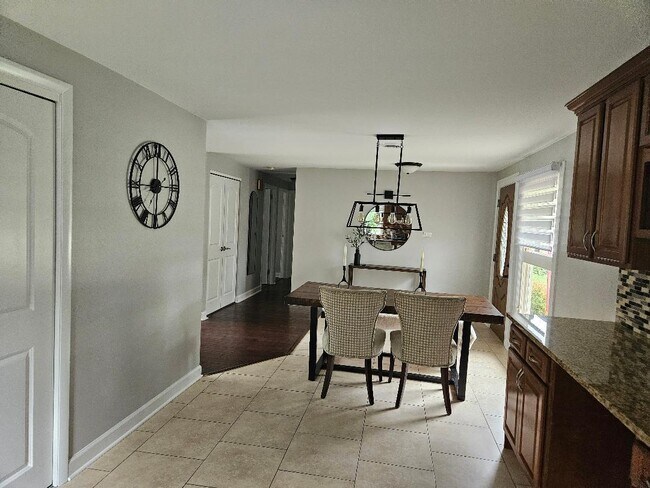 Foto del edificio - 111 Westover Ln
