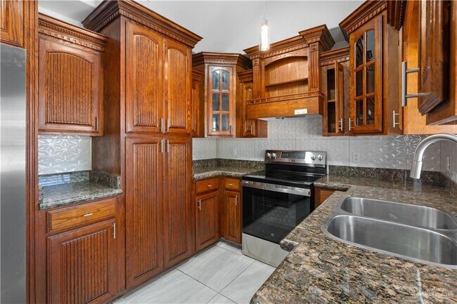 Foto del edificio - 13 Dana Dr