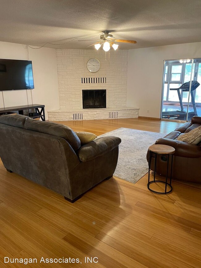 Building Photo - 2 br, 2 bath House - 1713 Live Oak